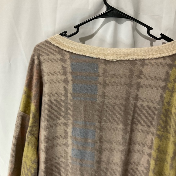 Saints and Hearts Womens Plaid Soft Sweater Size Large Multi Color - Picture 7 of 16